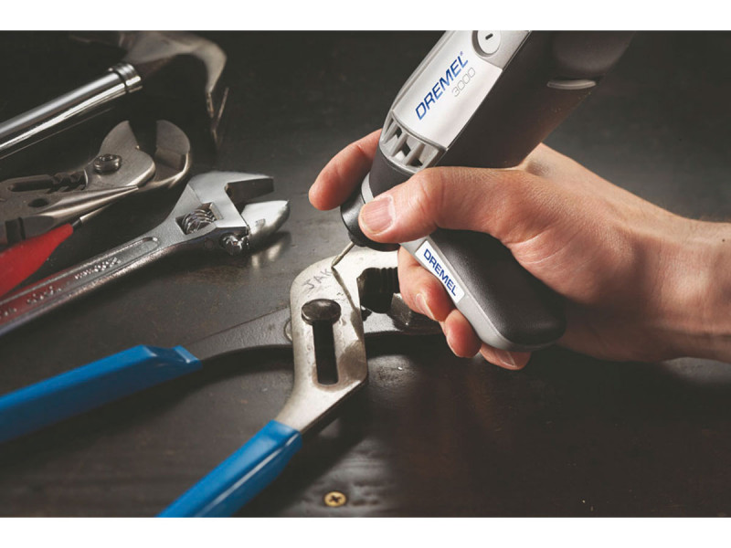BRUSILICA ČEONA DREMEL 3000+5 KOM PRIBORA 